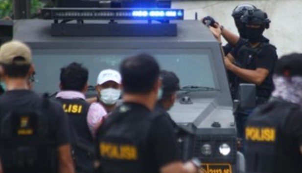 Densus 88 Menangkap 2 PNS Yang diduga Teroris di Aceh